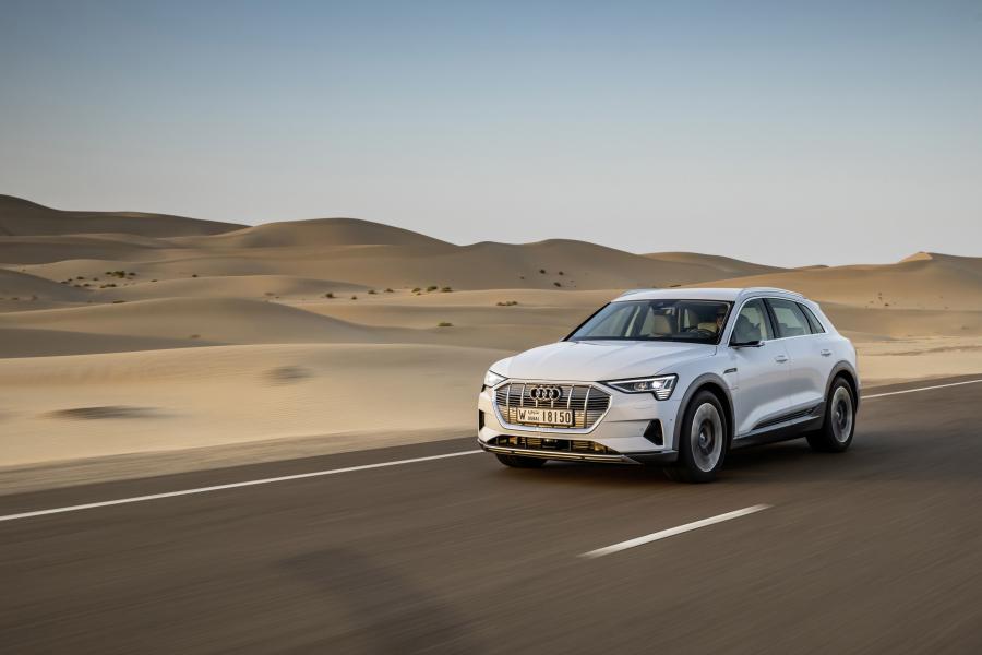  Audi e-tron 55 Quattro 2019 года  (WW) (фото 279 из 452)